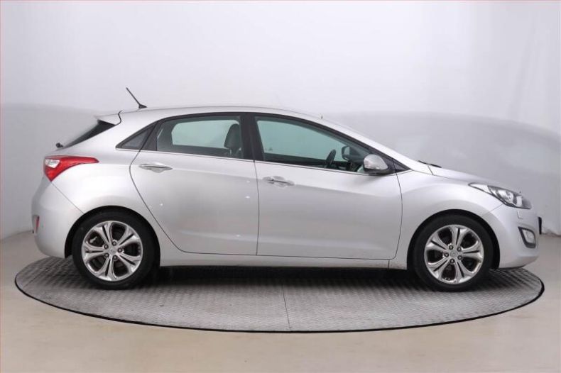 Hyundai i30 - hlavní fotka