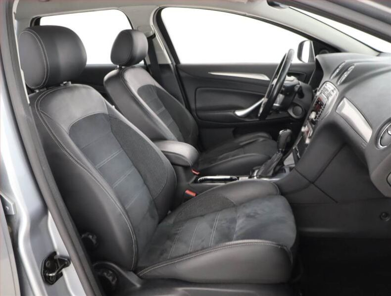 Ford Mondeo - hlavní fotka