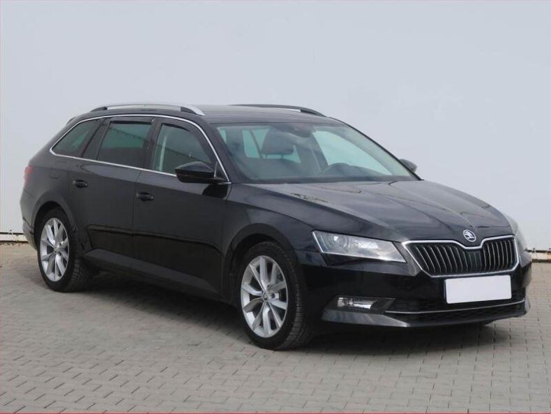 Škoda Superb - hlavní foto