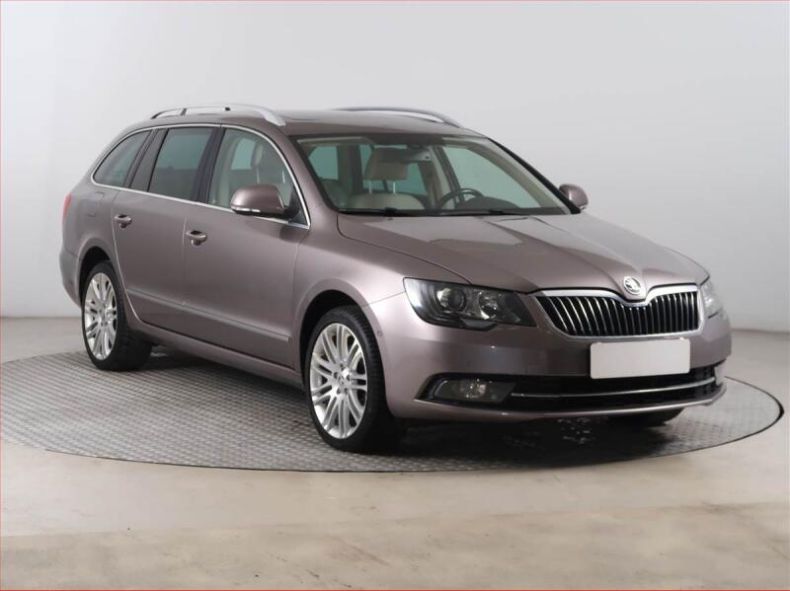 Škoda Superb - hlavní foto