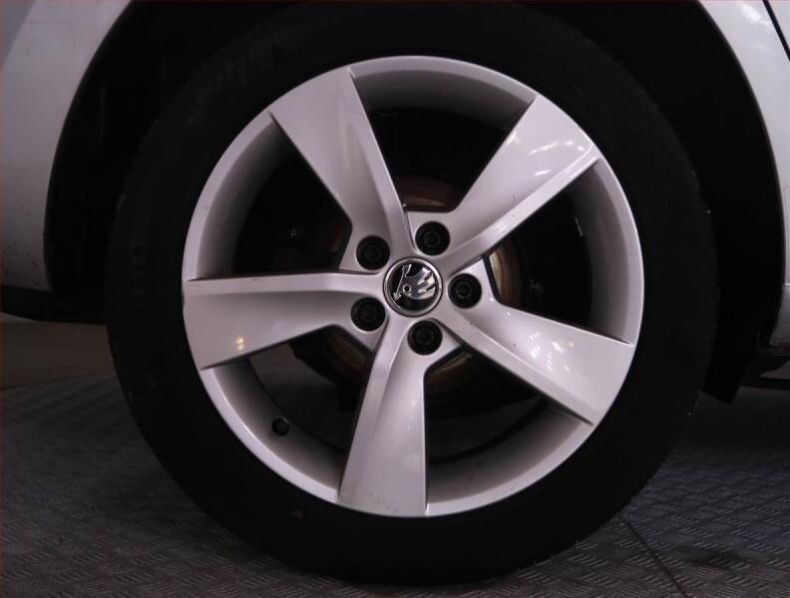 Škoda Rapid - hlavní fotka