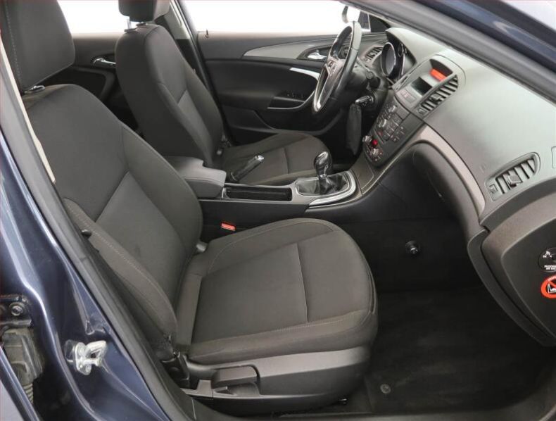 Opel Insignia - hlavní fotka