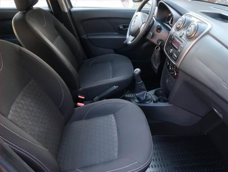 Dacia Sandero - hlavní fotka