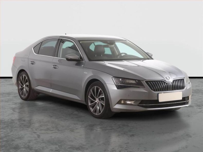Škoda Superb - hlavní foto