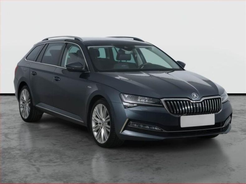 Škoda Superb - hlavní foto