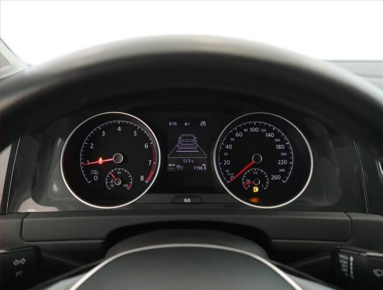 Volkswagen Golf - hlavní fotka