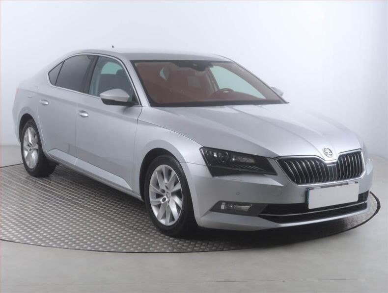 Škoda Superb - hlavní foto