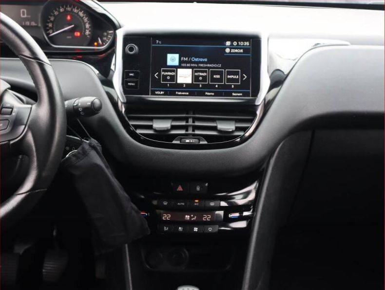 Peugeot 208 - hlavní fotka