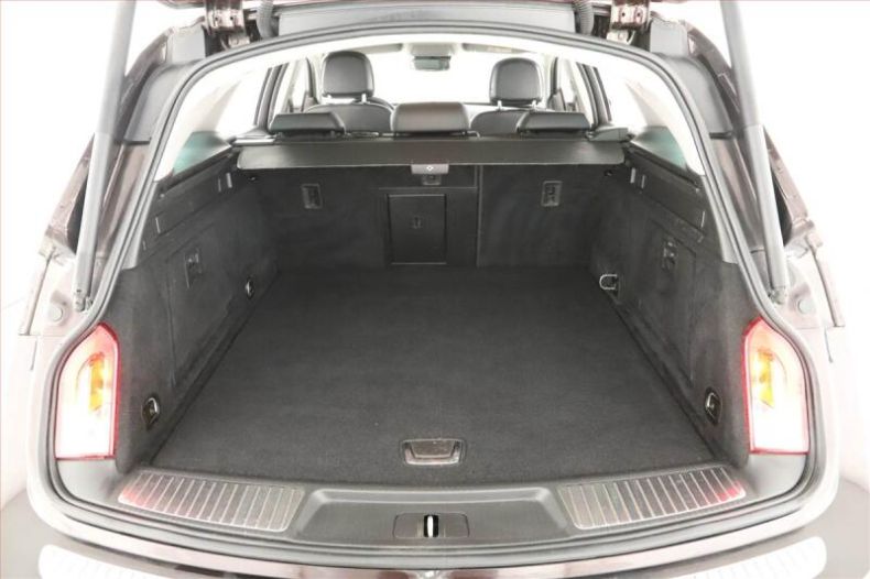 Opel Insignia - hlavní fotka