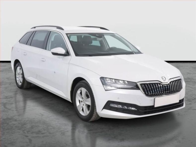 Škoda Superb - hlavní foto