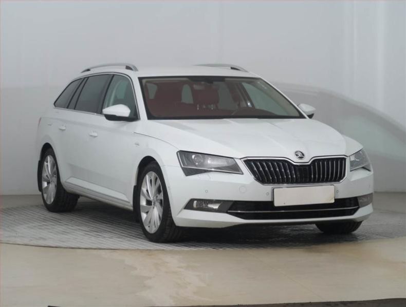 Škoda Superb - hlavní foto