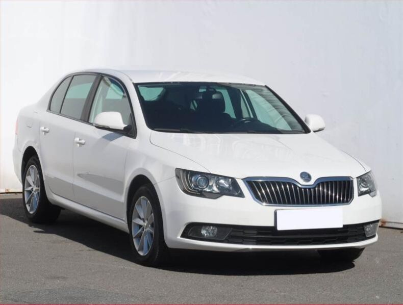 Škoda Superb - hlavní foto
