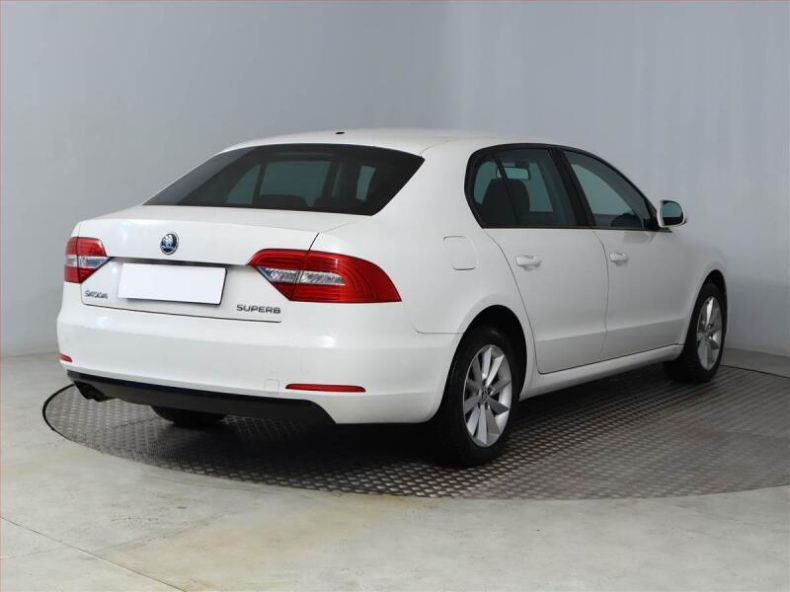 Škoda Superb - hlavní fotka