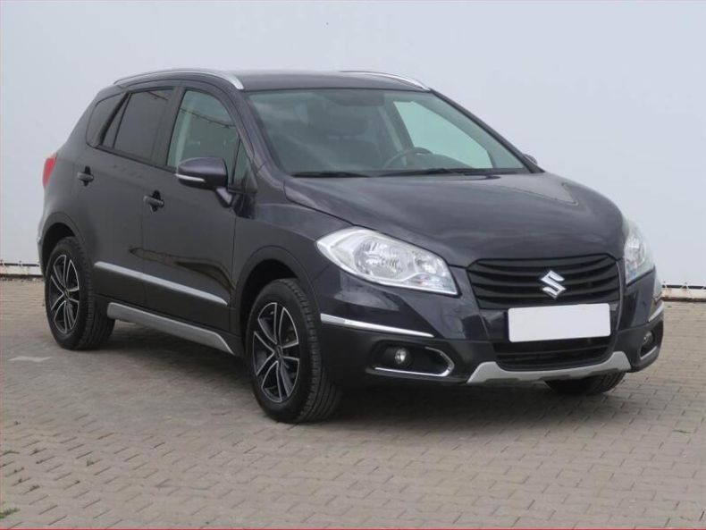 Suzuki SX4 - hlavní foto