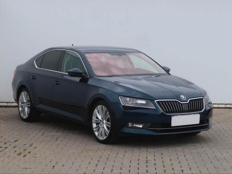 Škoda Superb - hlavní foto