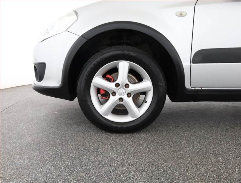 Suzuki SX4 - hlavní fotka