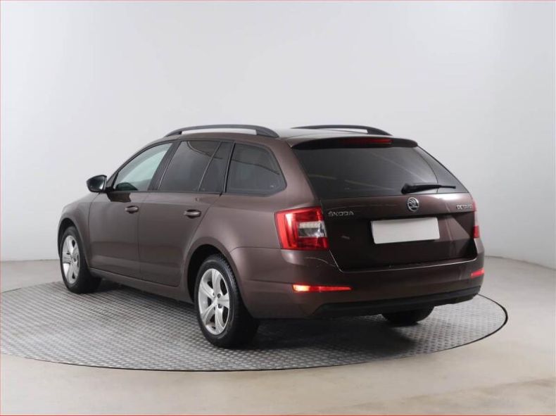 Škoda Octavia - hlavní fotka
