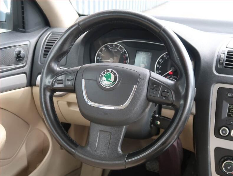 Škoda Octavia - hlavní fotka