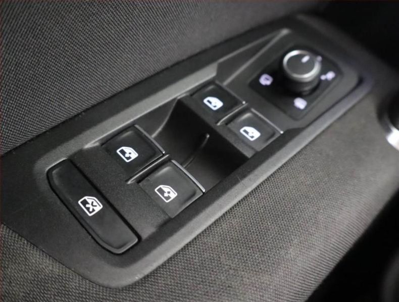 Volkswagen Touran - hlavní fotka