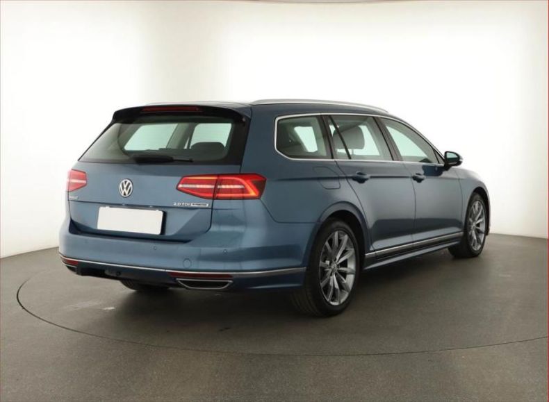 Volkswagen Passat - hlavní fotka