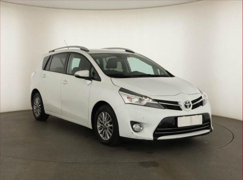 Toyota Verso - hlavní foto