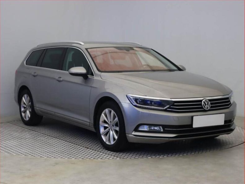 Volkswagen Passat - hlavní fotka inzerátu