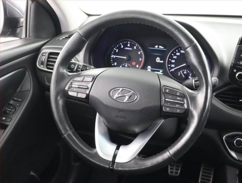 Hyundai i30 - hlavní fotka