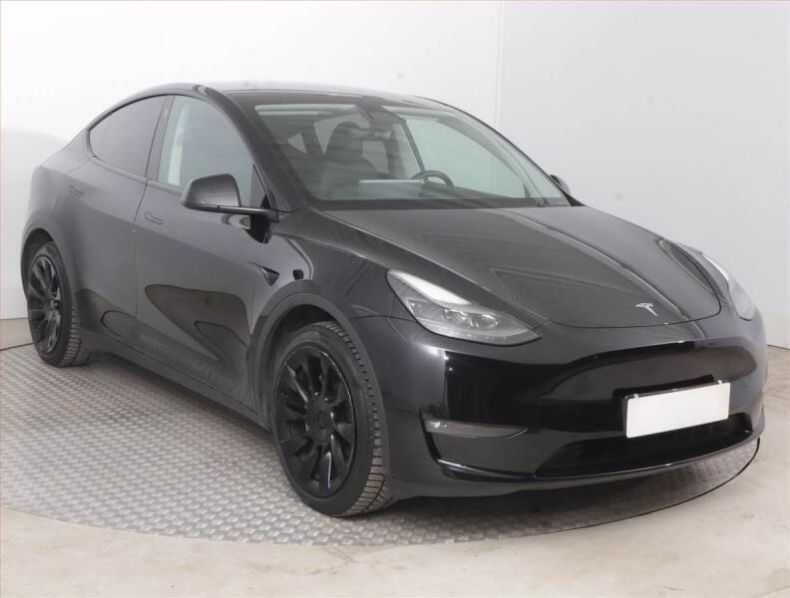 Tesla Model Y - hlavní foto