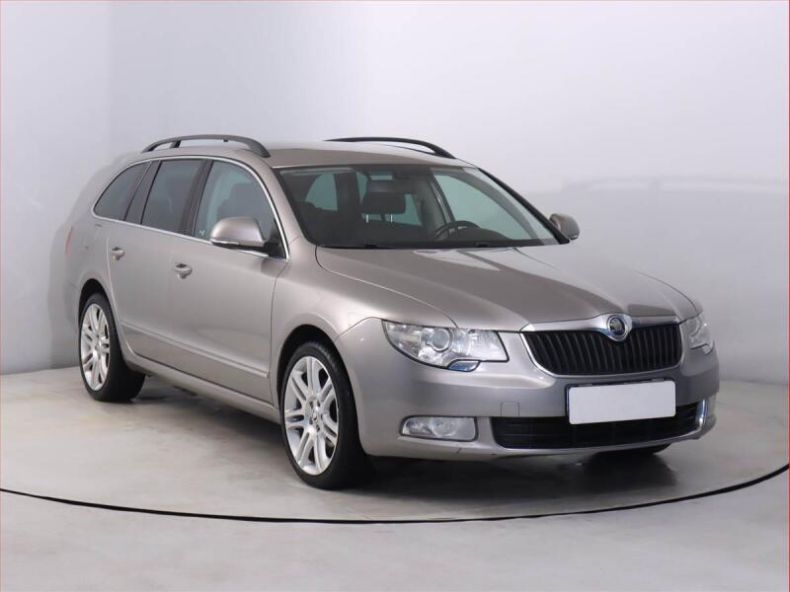 Škoda Superb - hlavní foto