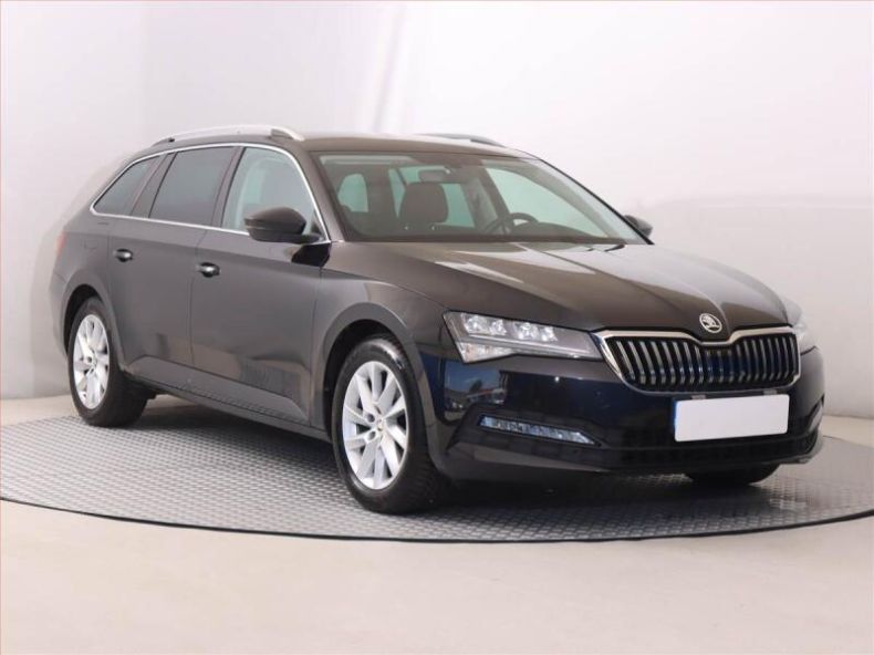 Škoda Superb - hlavní foto