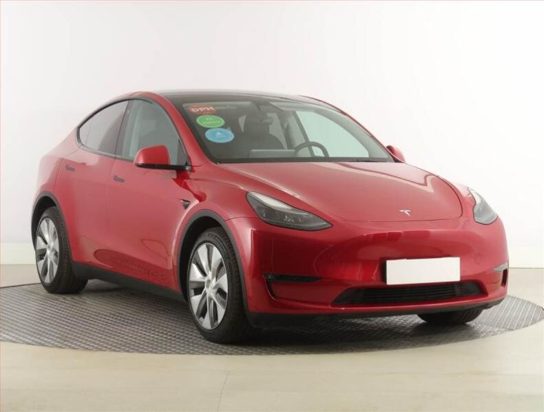 Tesla Model Y - hlavní foto