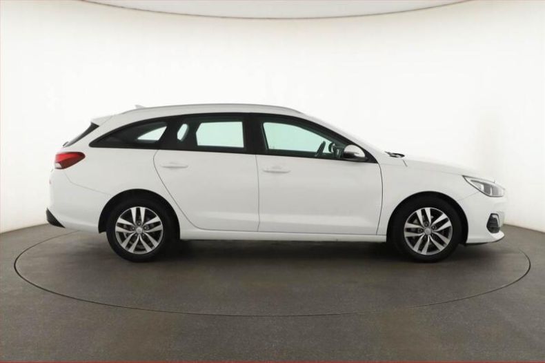 Hyundai i30 - hlavní fotka