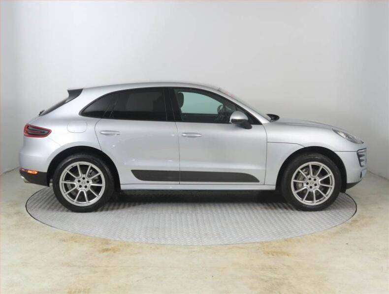 Porsche Macan - hlavní fotka