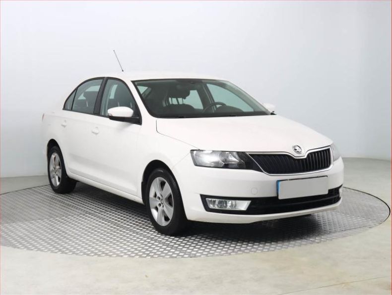 Škoda Rapid - hlavní fotka
