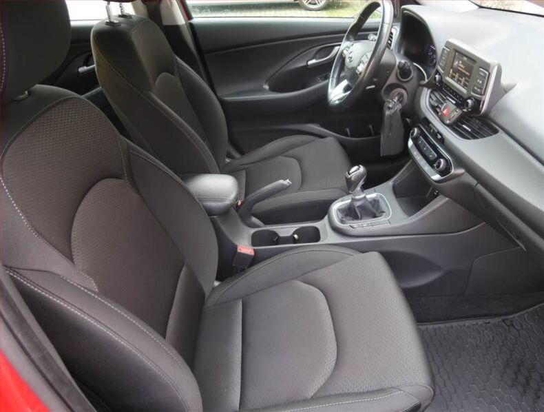 Hyundai i30 - hlavní fotka