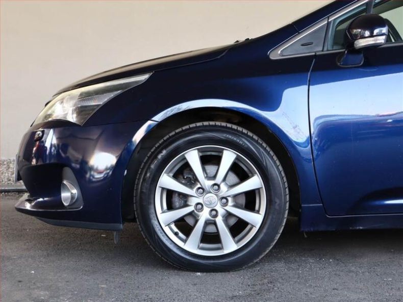 Toyota Avensis - hlavní fotka