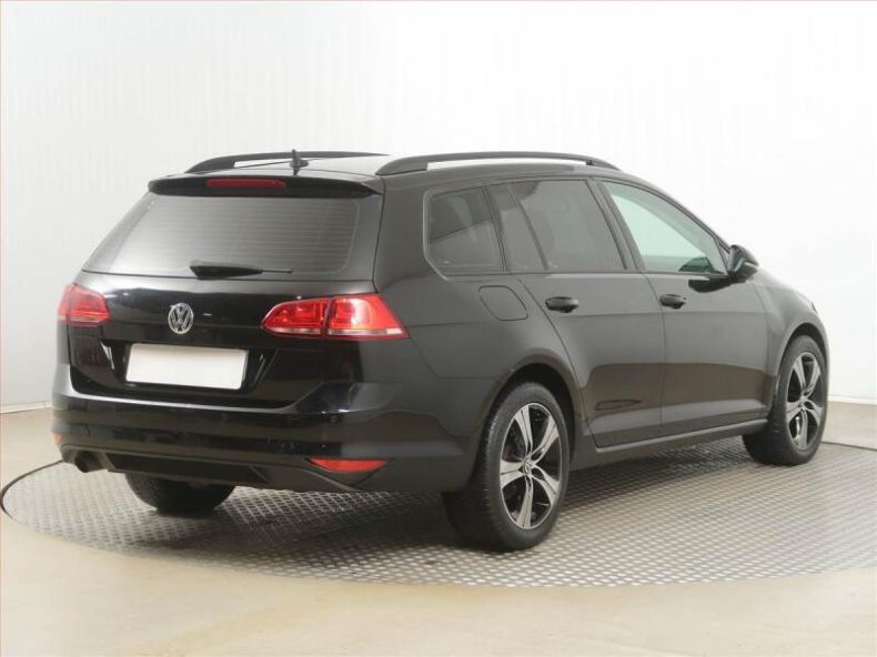 Volkswagen Golf - hlavní fotka