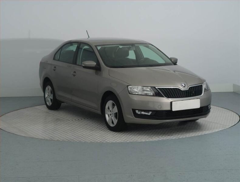 Škoda Rapid - hlavní foto