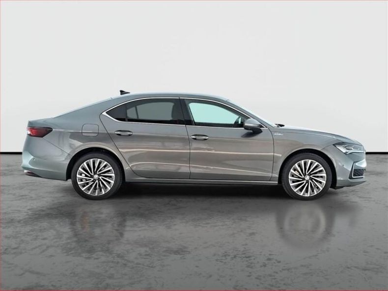 Škoda Superb - hlavní fotka