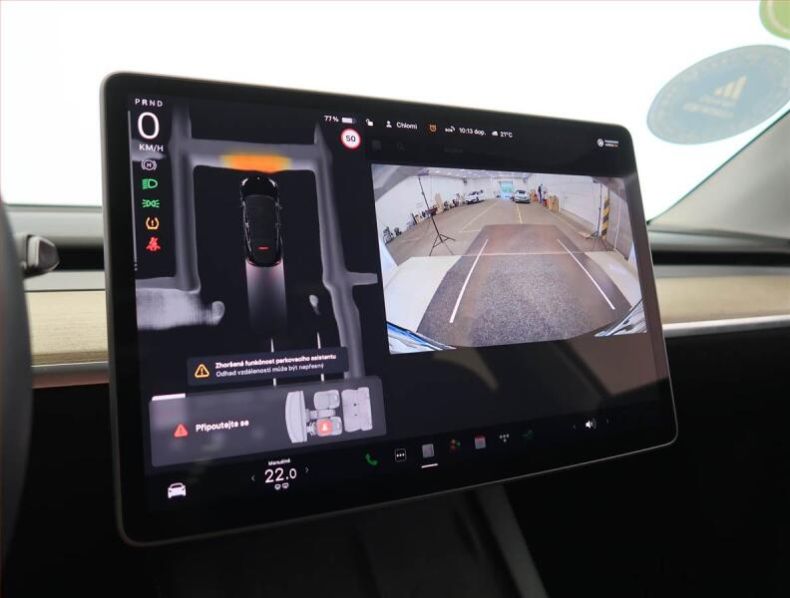Tesla Model Y - hlavní fotka