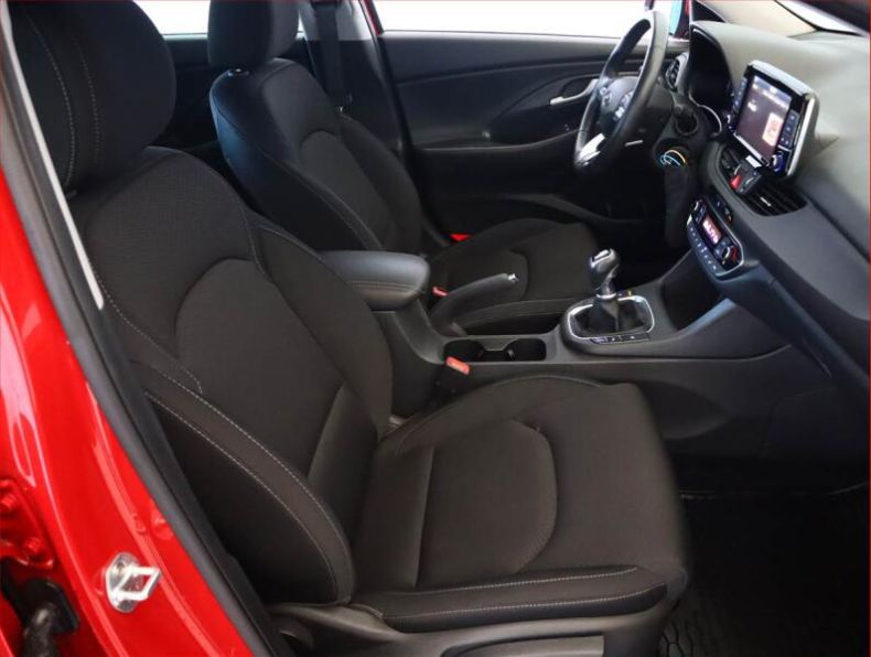 Hyundai i30 - hlavní fotka