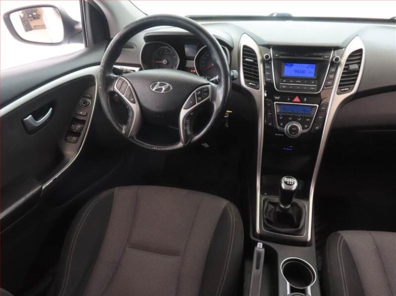 Hyundai i30 - hlavní fotka