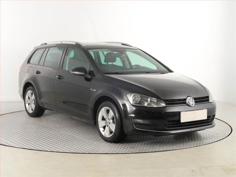 Volkswagen Golf - hlavní foto