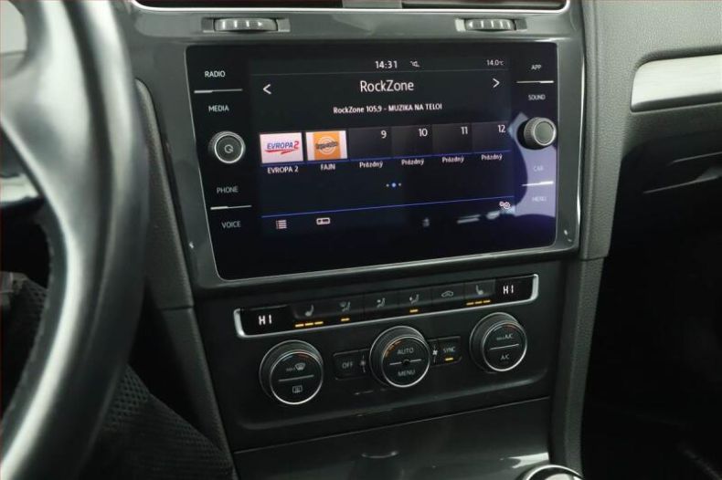 Volkswagen Golf - hlavní fotka