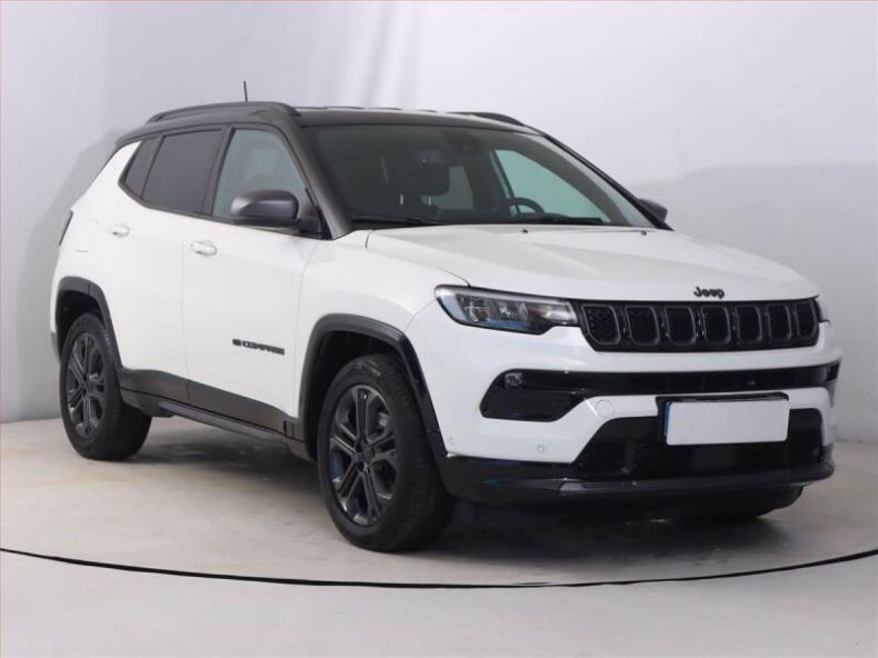 Jeep Compass - hlavní foto
