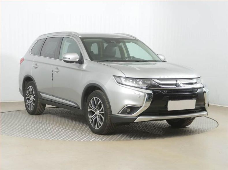 Mitsubishi Outlander - hlavní foto