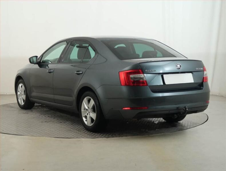 Škoda Octavia - hlavní fotka