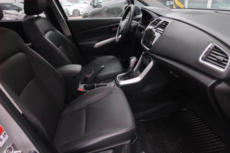 Suzuki SX4 - hlavní fotka