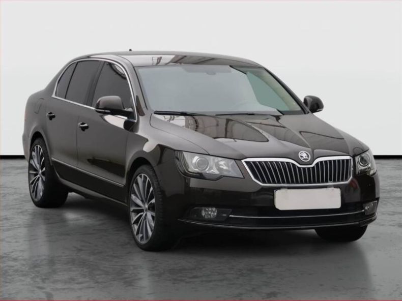 Škoda Superb - hlavní foto