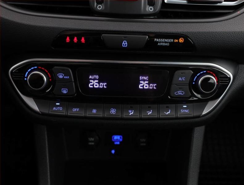 Hyundai i30 - hlavní fotka